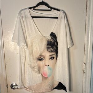 Graphic T-Shirt with Bubblegum Print